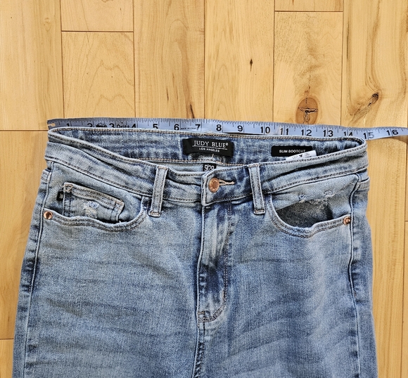 Judy Blue Slim Bootcut Light Wash 9/29 - Picture 6 of 10